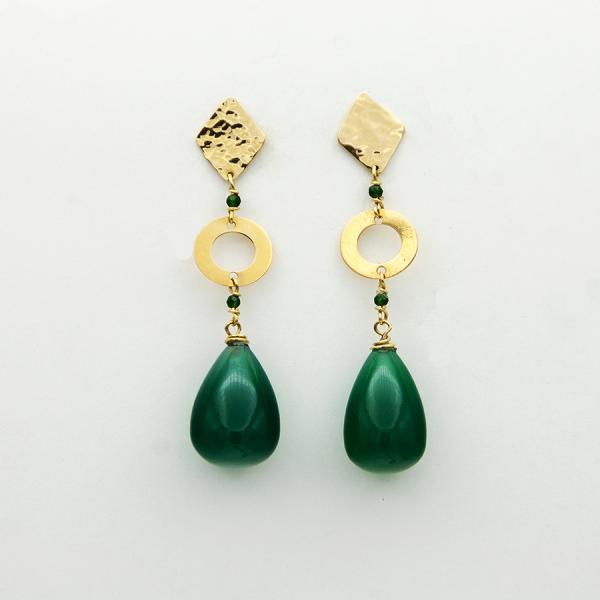 Pendientes de oro, esmeraldas y cuarzo verde.